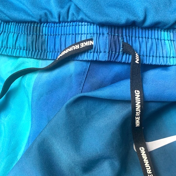 NIKE Dry-Fit Running Shorts size M - Picture 6 of 10